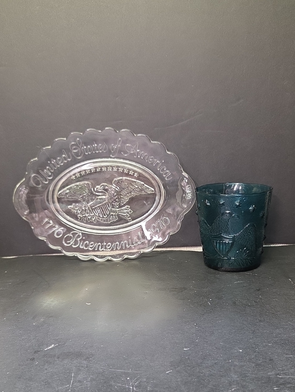 Avon USA Bicentennial 1776-1976 Oval Plate, Indiana Blue Glass